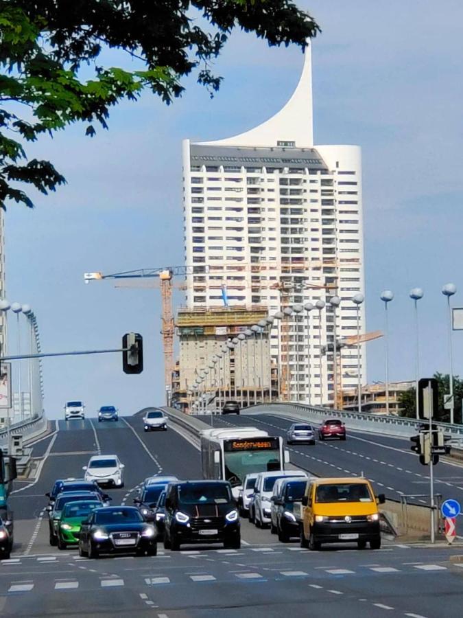 Center ! 2 Stops From The City Center! ウィーン エクステリア 写真